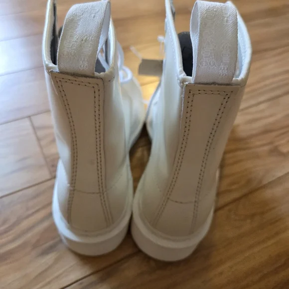Doc Martens All White Smooth Mono Combat Boots Womens 6 Mens 5 NWT - Picture 5 of 8
